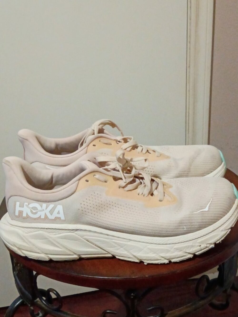 Hoka One One Arahi 7 Vanilla Cream Orange Running Shoes Women's Size 11D